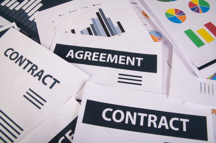 Service Agreement vs. Contract: How They Compare and Differ