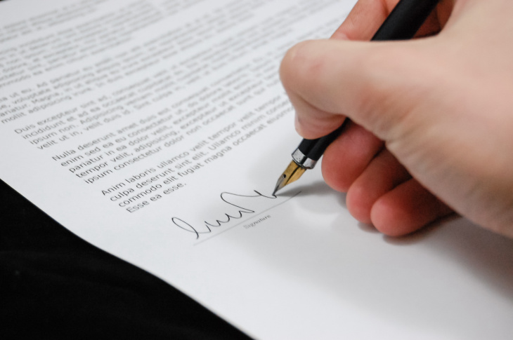 What Is A Non-Compete Clause In An Employment Contract?